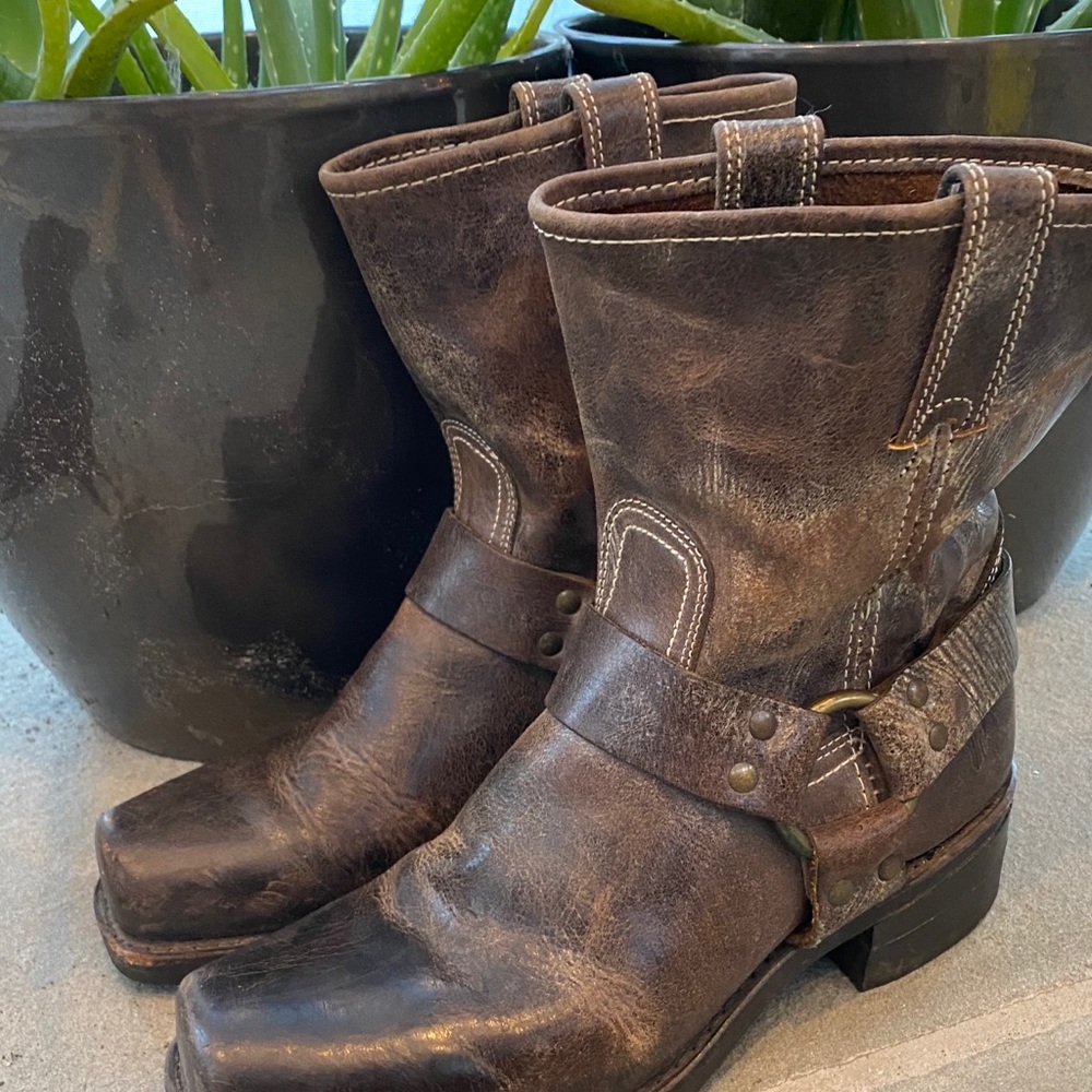 Frye brown women’s harness boots 71/2 med